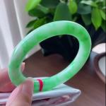飘阳绿圆条手镯